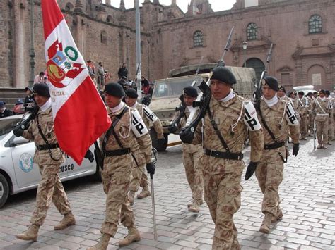peruvian army size